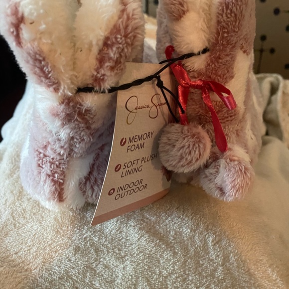 Jessica Simpson Slippers - Picture 6 of 8